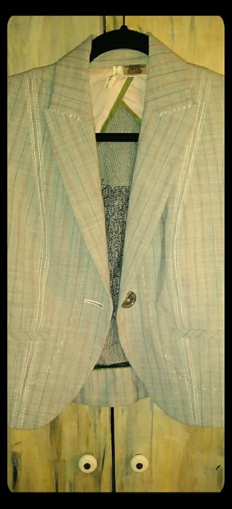 Chic Blazer - Picture 3 of 7
